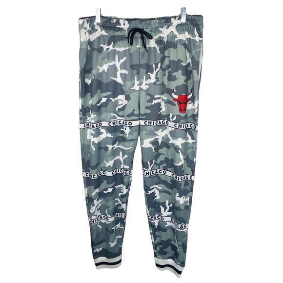 NBA Other - NBA Chicago Bulls Camo Joggers - Size XL